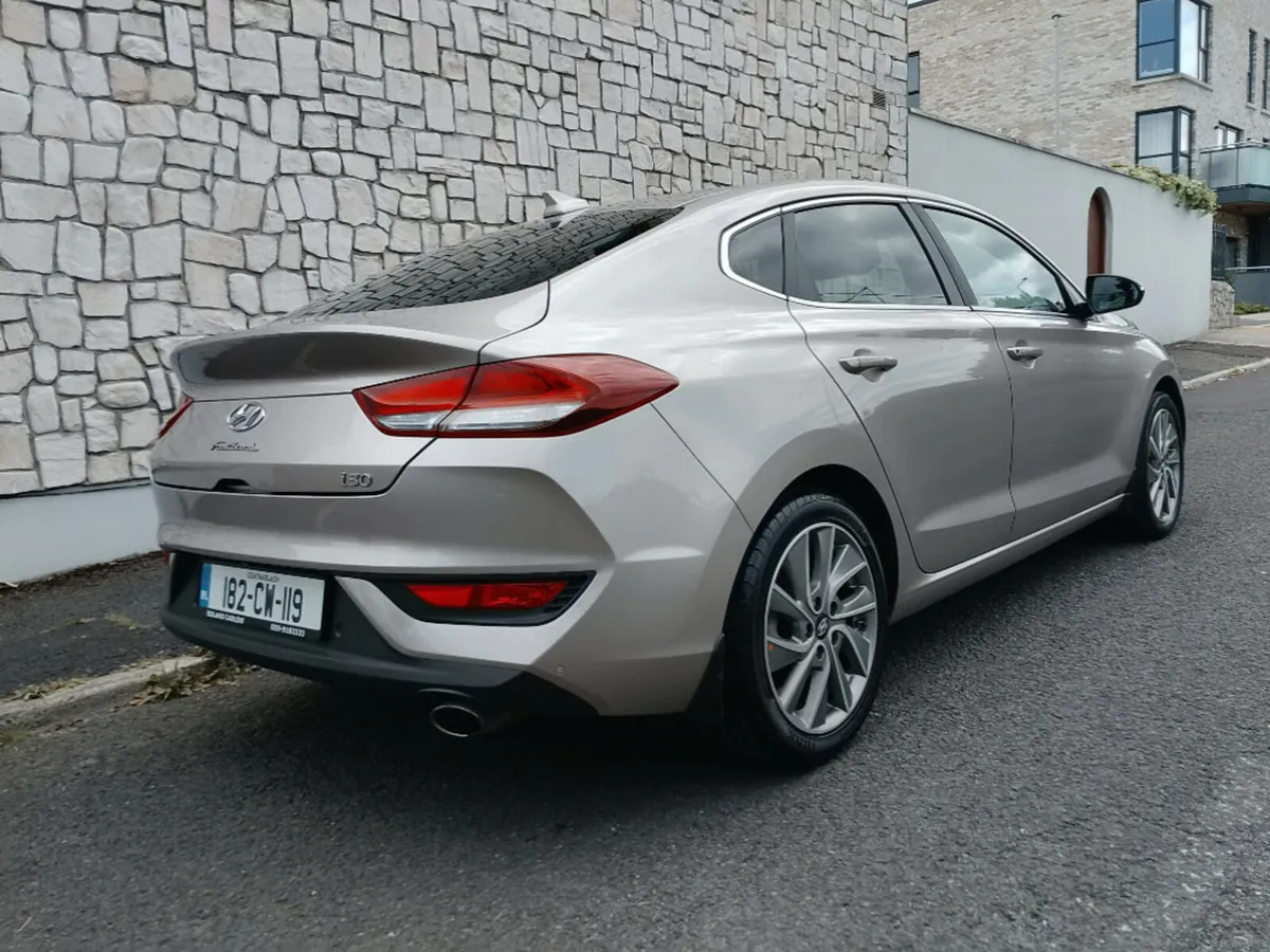 Hyundai i30 i 30 Fastback 5DR - Image 3