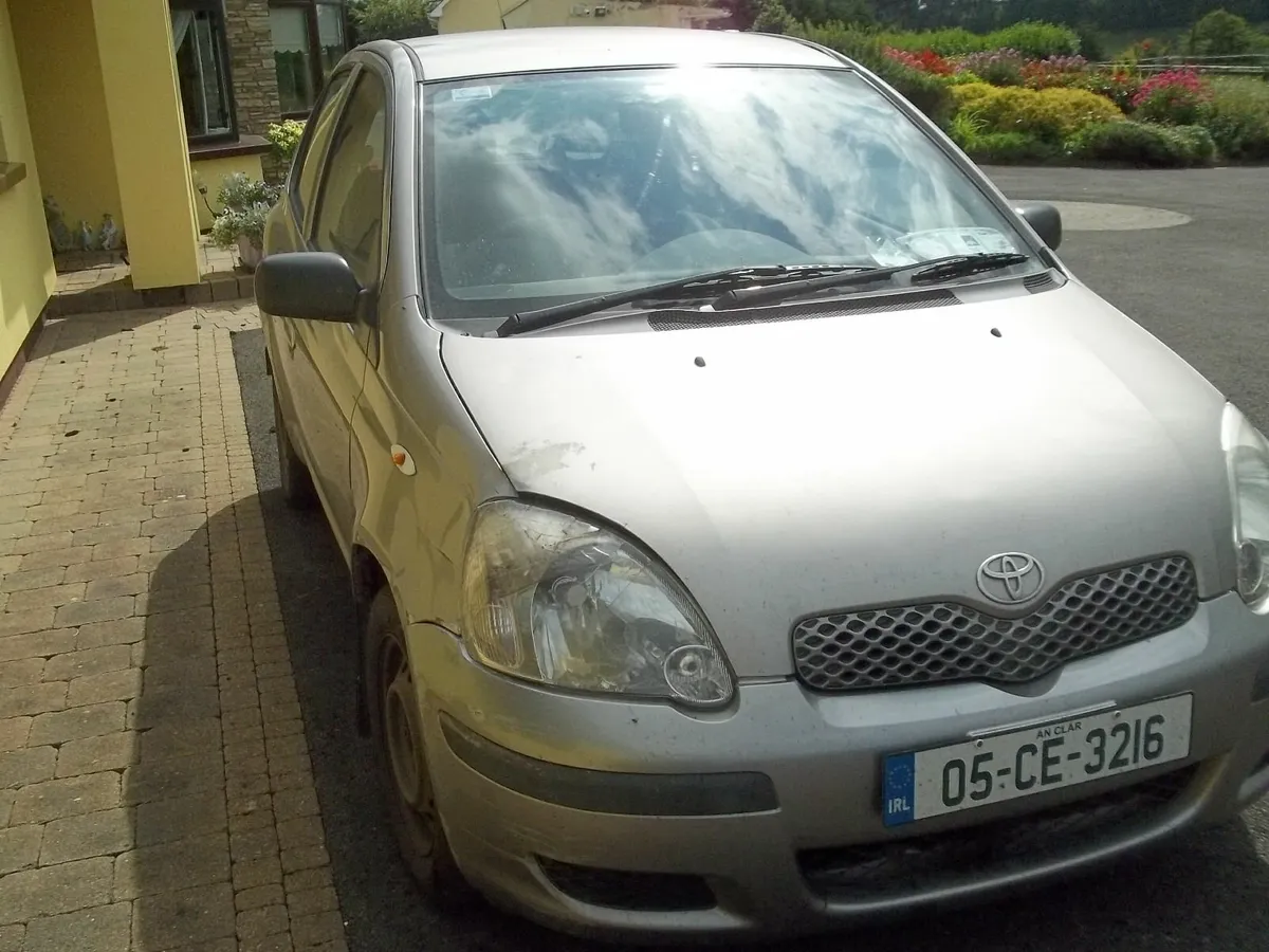 Toyota Yaris 2005 - Image 2