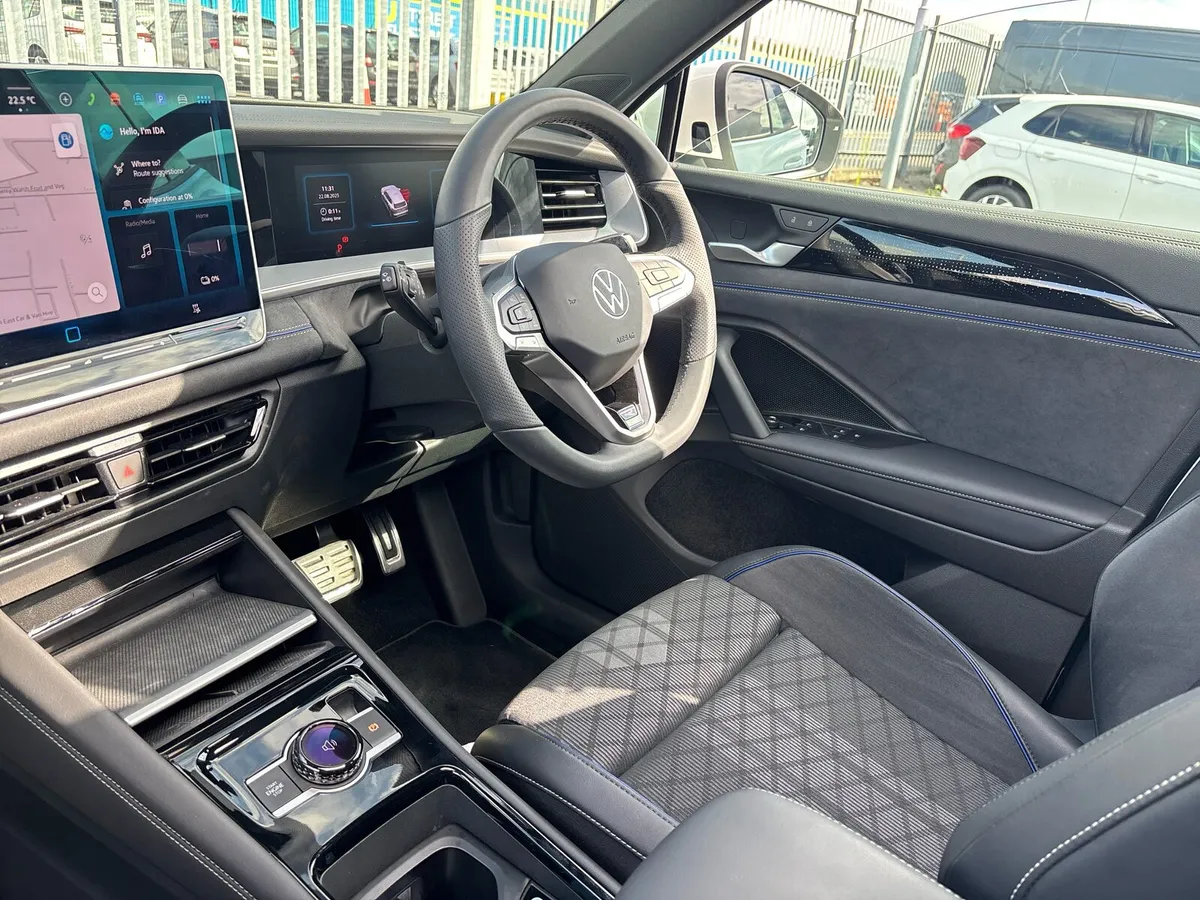 Volkswagen Tayron 1.5 TSI 204PS R-line PHEV DSG - Image 3