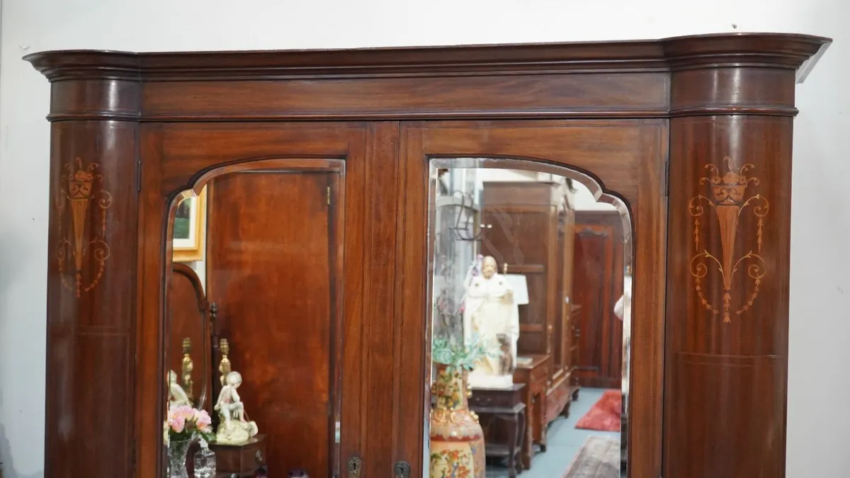 Antique Mahogany Wardrobe with Inlaid Decoration - Image 2