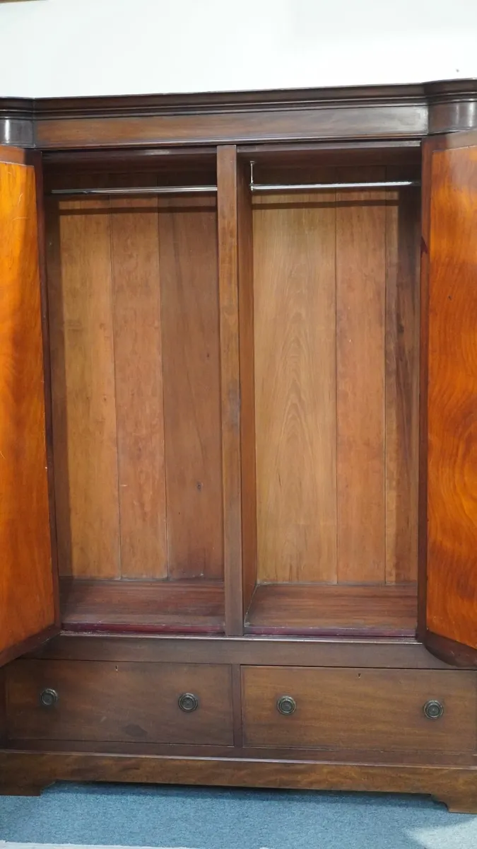 Antique Mahogany Wardrobe with Inlaid Decoration - Image 4