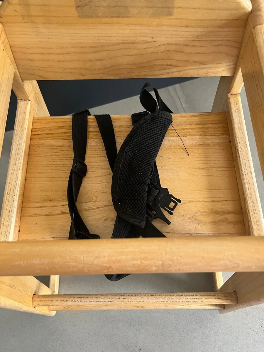Wooden child high chair - Image 3