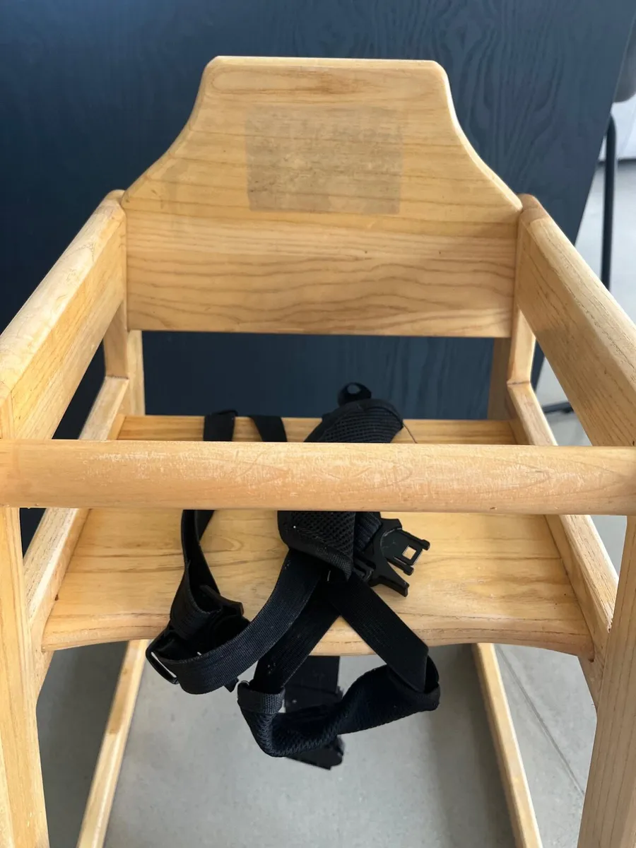 Wooden child high chair - Image 2