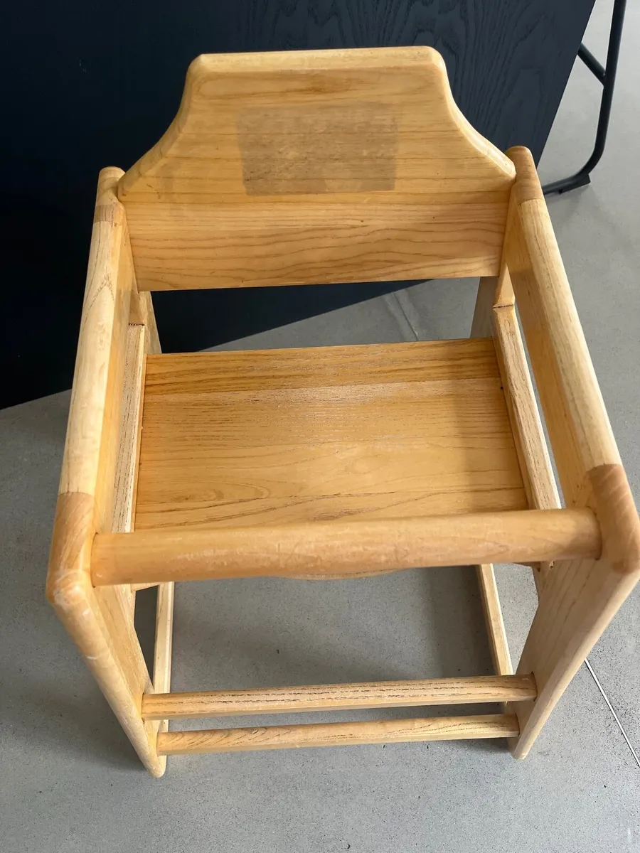Wooden child high chair - Image 4