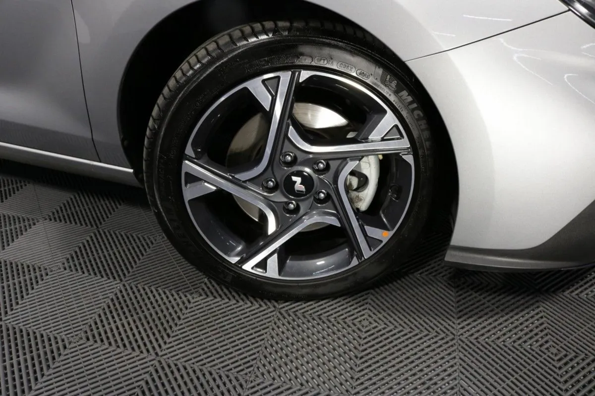 Hyundai i30 N Line 1.0l Petrol Hatchback - Image 4
