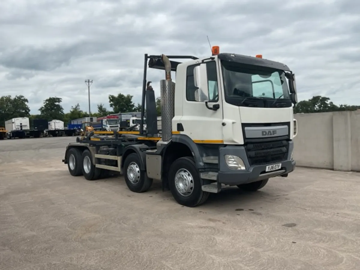2016 DAF CF4008x4 Hookloader - Image 1