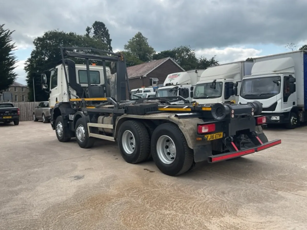 2016 DAF CF4008x4 Hookloader - Image 4