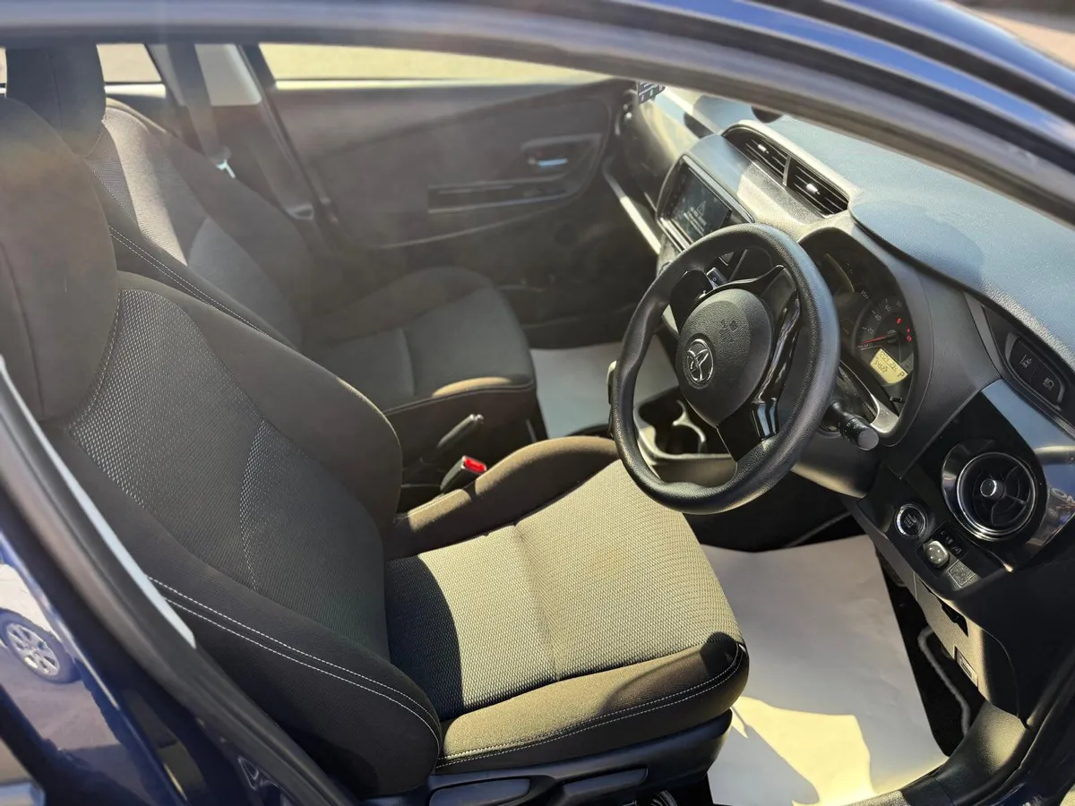 Toyota Vitz/Yaris 2019 1.0 Automatic keyless - Image 4