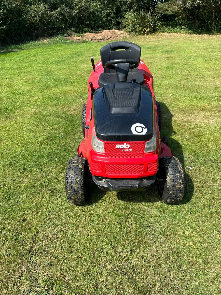 Ride on mower - Image 1
