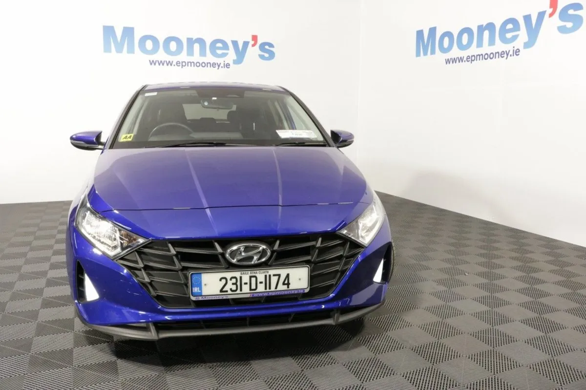 Hyundai i20 Deluxe Plus 1.2l Petrol Hatchback - Image 2