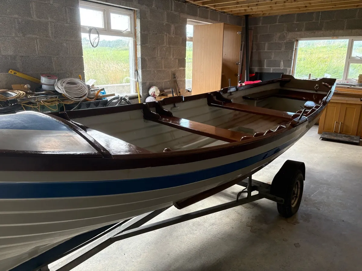 lake boat - Image 1