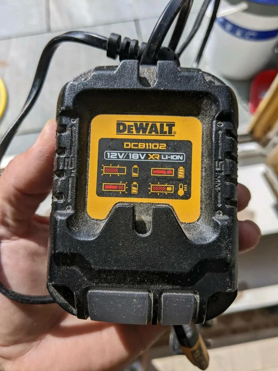 DeWalt charger 18v