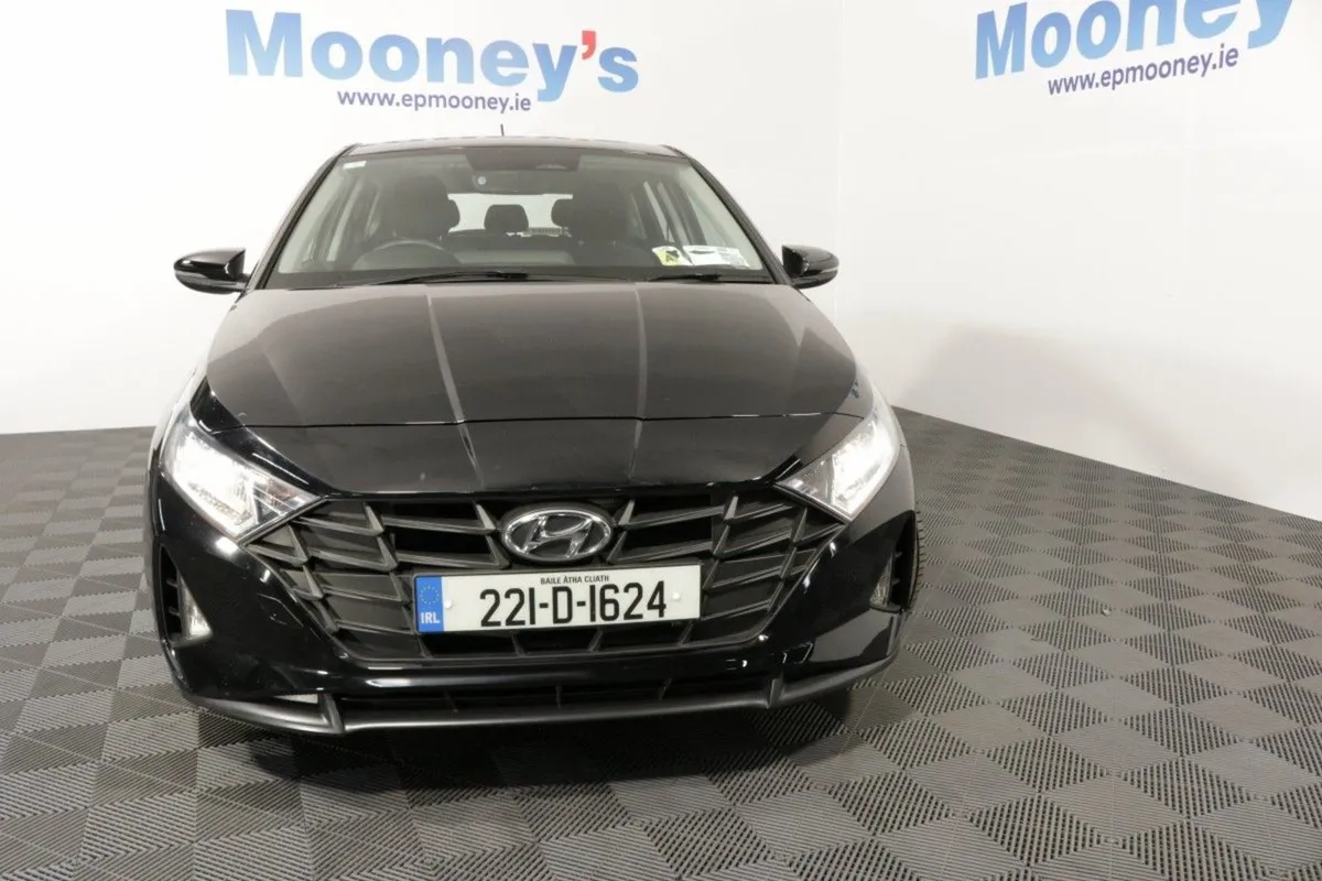 Hyundai i20 Classic 1.2l Petrol Hatchback - Image 2