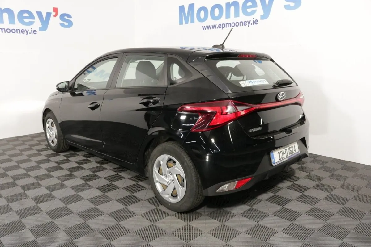 Hyundai i20 Classic 1.2l Petrol Hatchback - Image 3