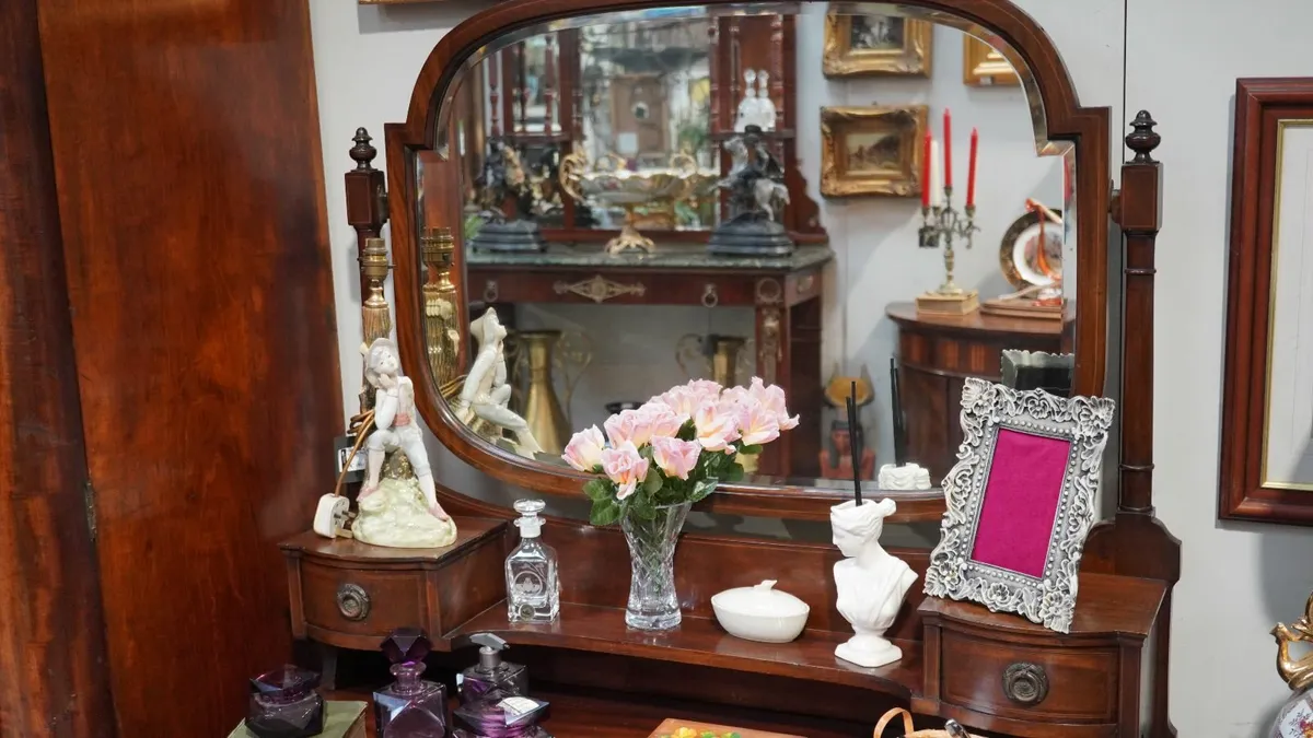 Antique Mahogany Dressing Table with Mirror - Image 3