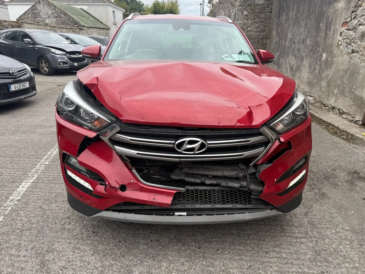 Hyundai Tucson 1.7 damage - Image 1