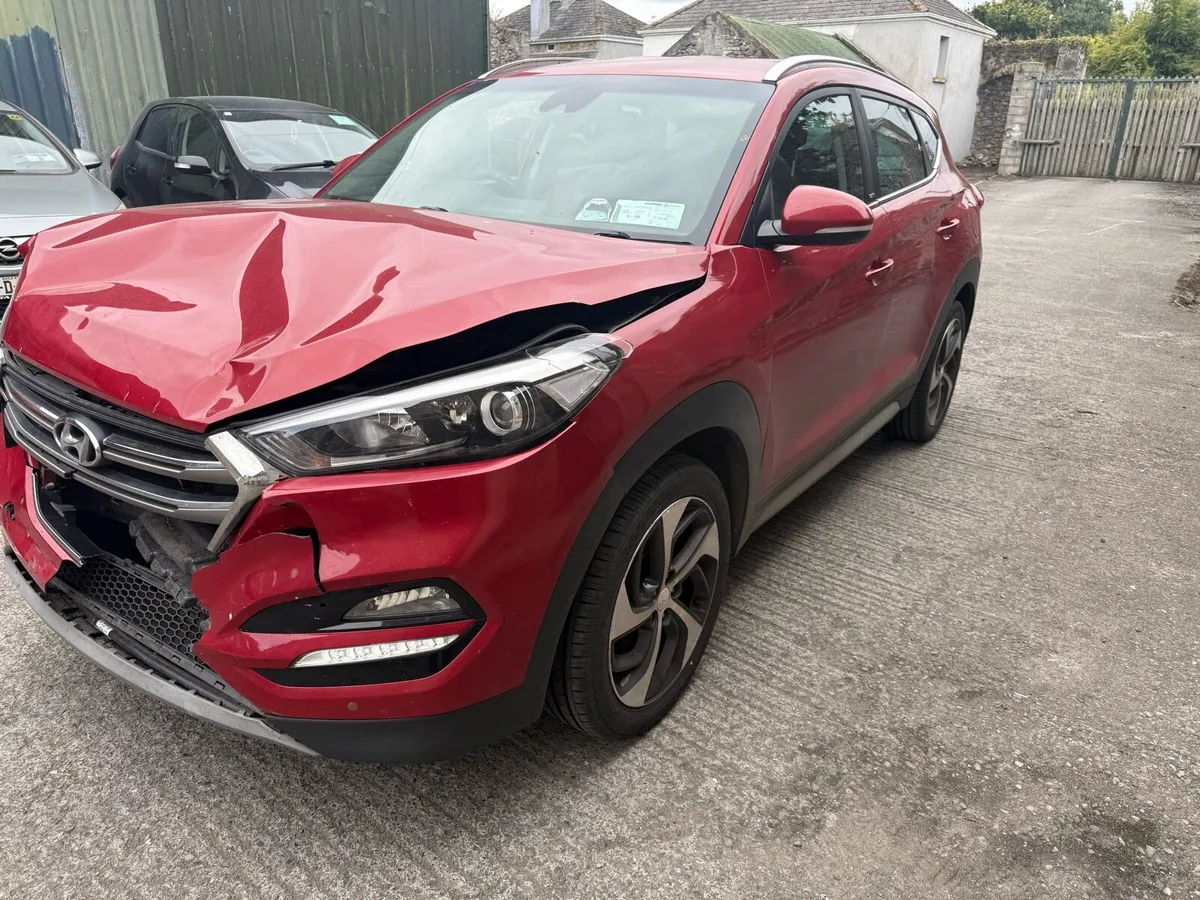 Hyundai Tucson 1.7 damage - Image 2
