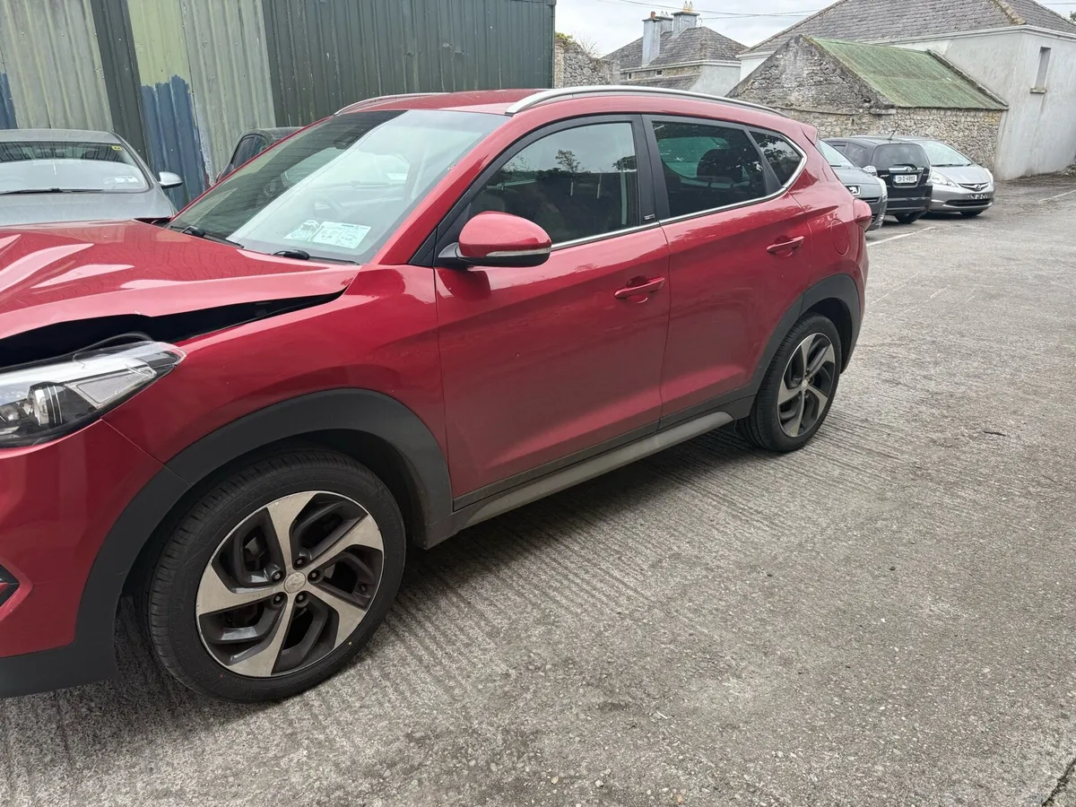 Hyundai Tucson 1.7 damage - Image 4