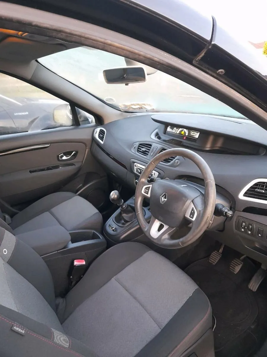 2012 Renault Grand Scenic - Image 2