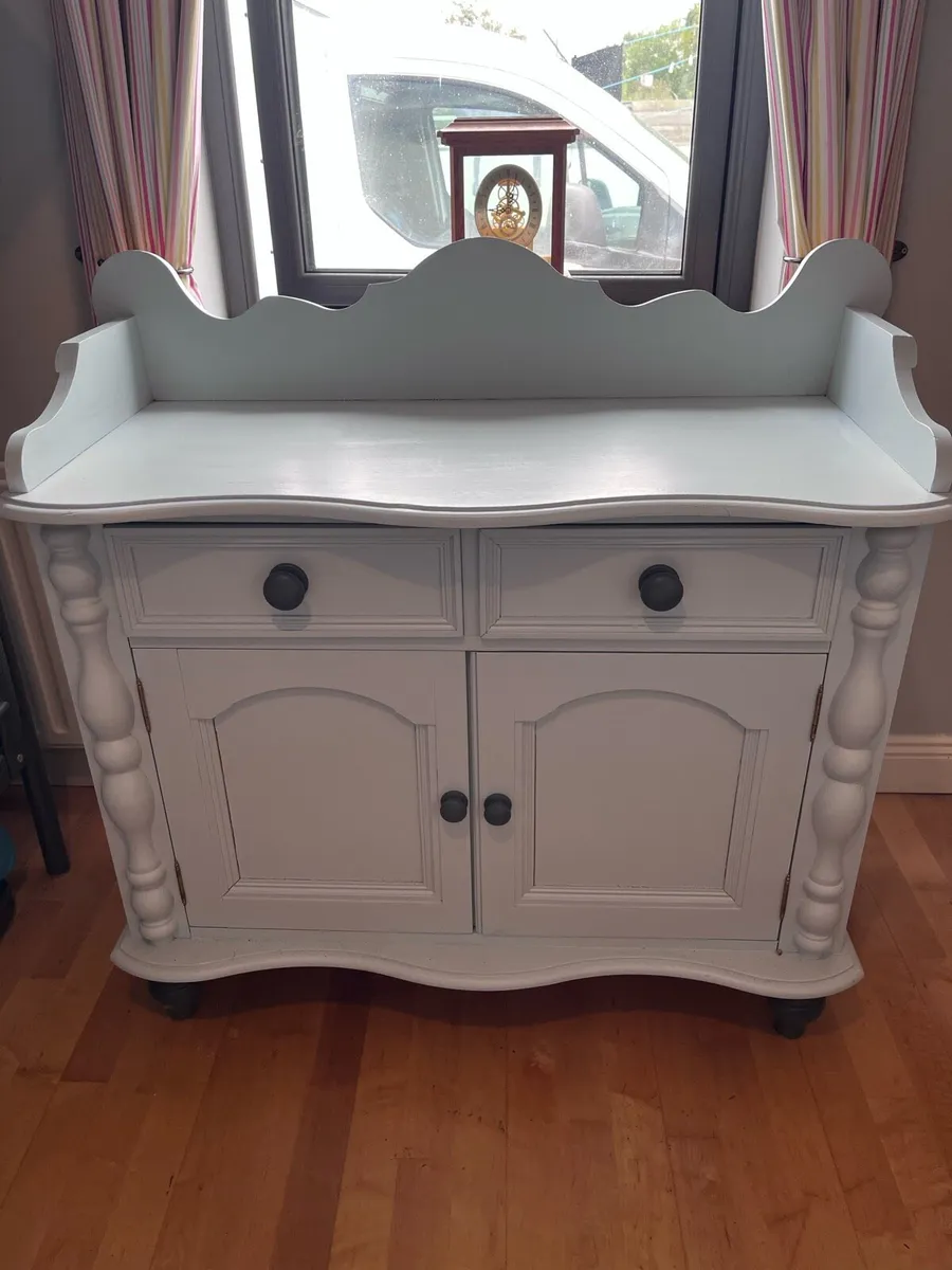 Dresser - Image 1