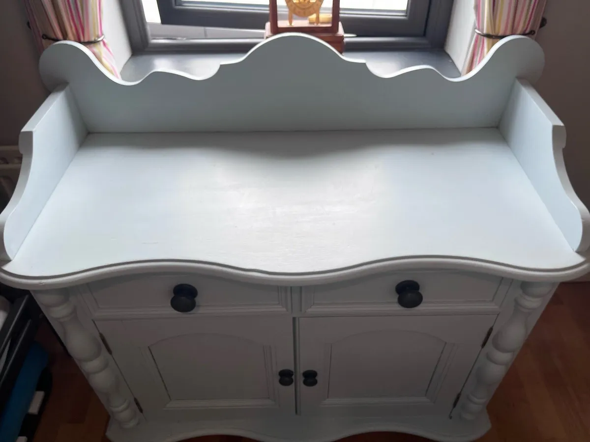 Dresser - Image 3