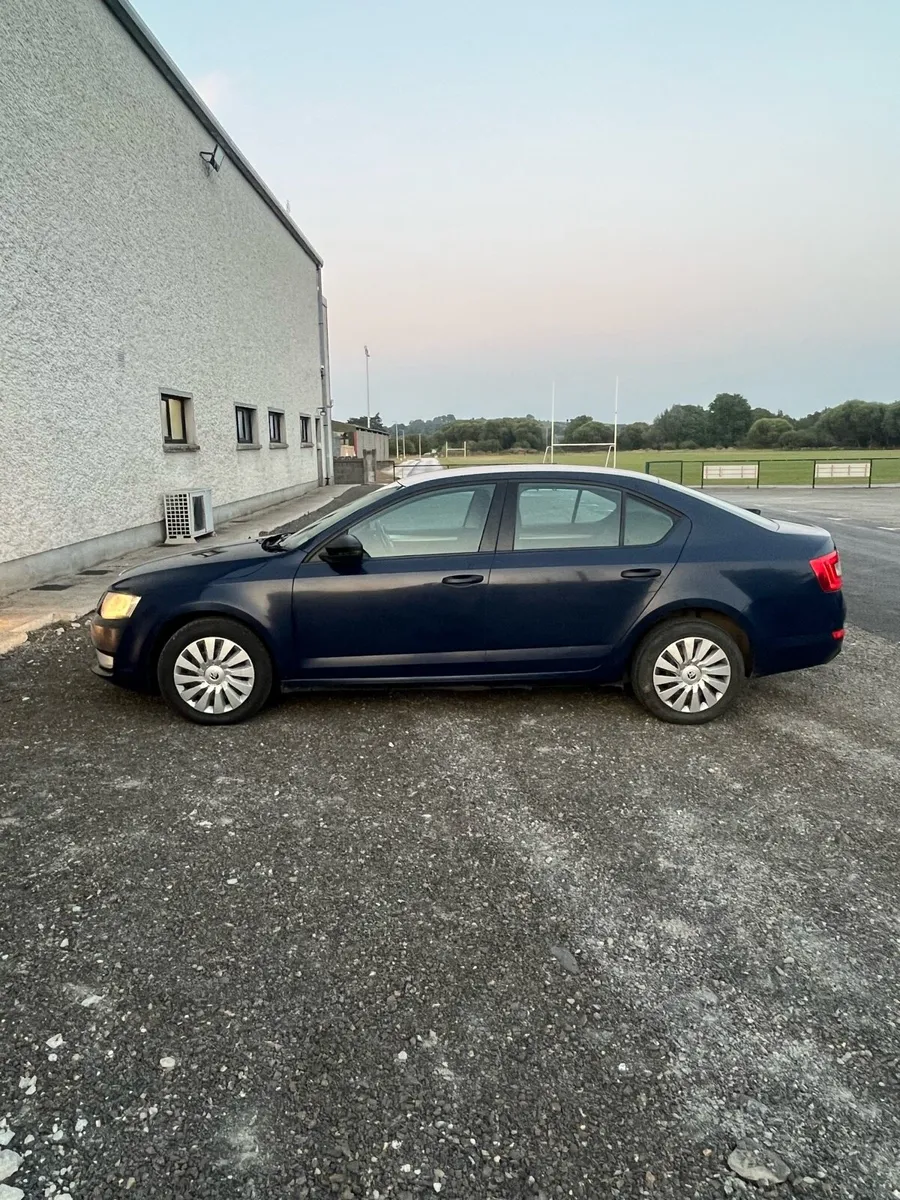 Car - Image 2