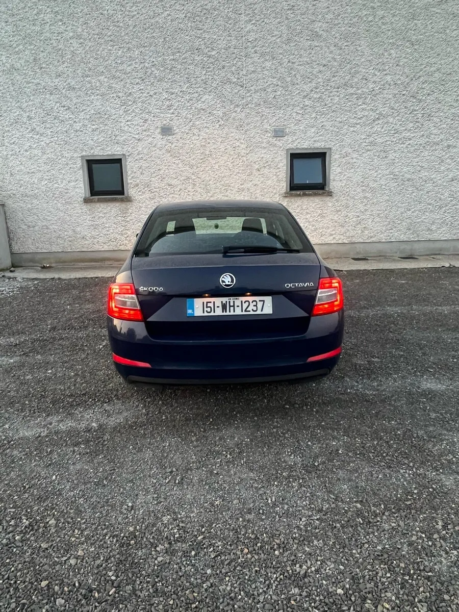 Car - Image 3