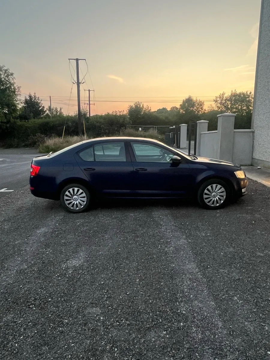 Car - Image 4