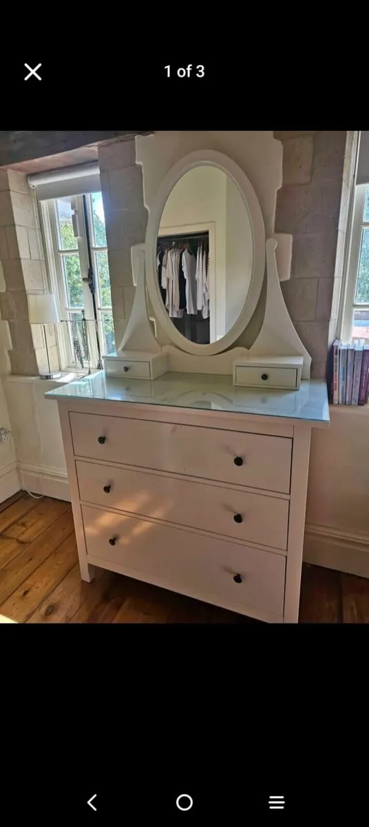 Chest of drawers