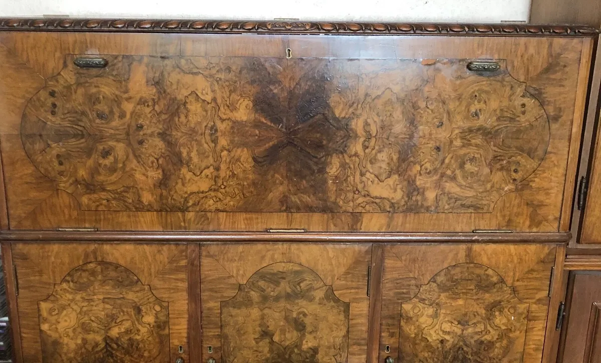 Antique cabinet - Image 1