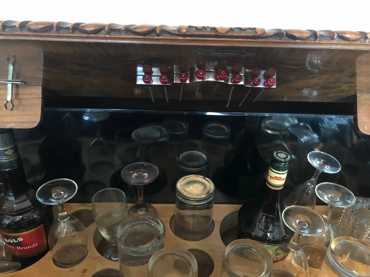Antique cabinet - Image 3