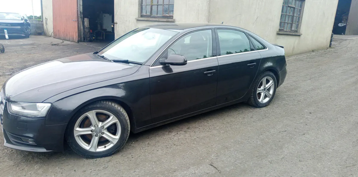 2014 AUDI A4 2.0 DIESEL FOR BREAKING - Image 4