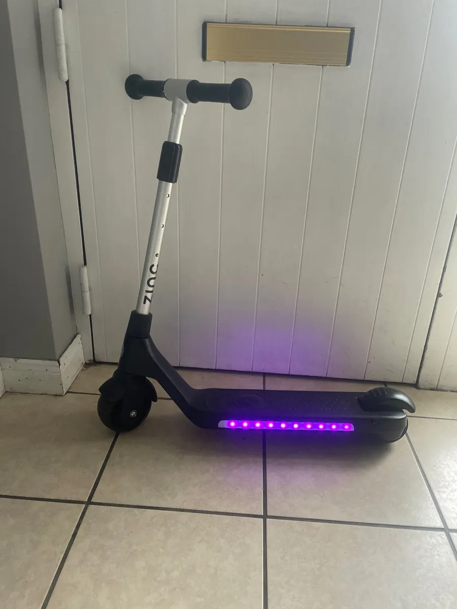 Electric scooter - Image 2