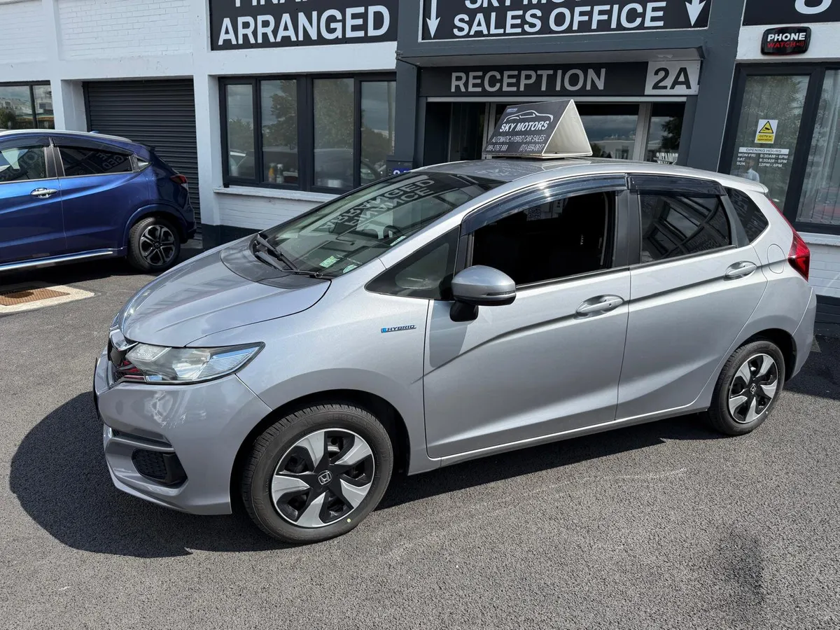 2019 Honda Fit 1.5 Petrol Hybrid keyless - Image 3