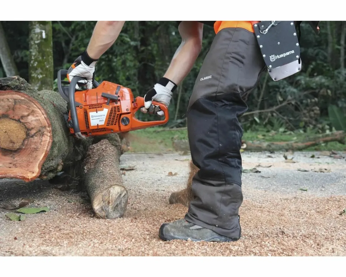 Husqvarna 365 Semi-Professional Chainsaw - Image 4