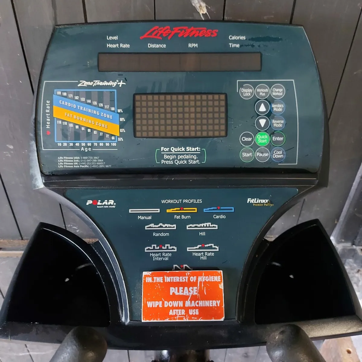 Cross Trainer - Life Firness 9100 - Image 2