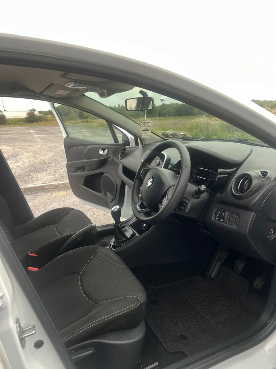 Renault Clio 2018 - Image 4