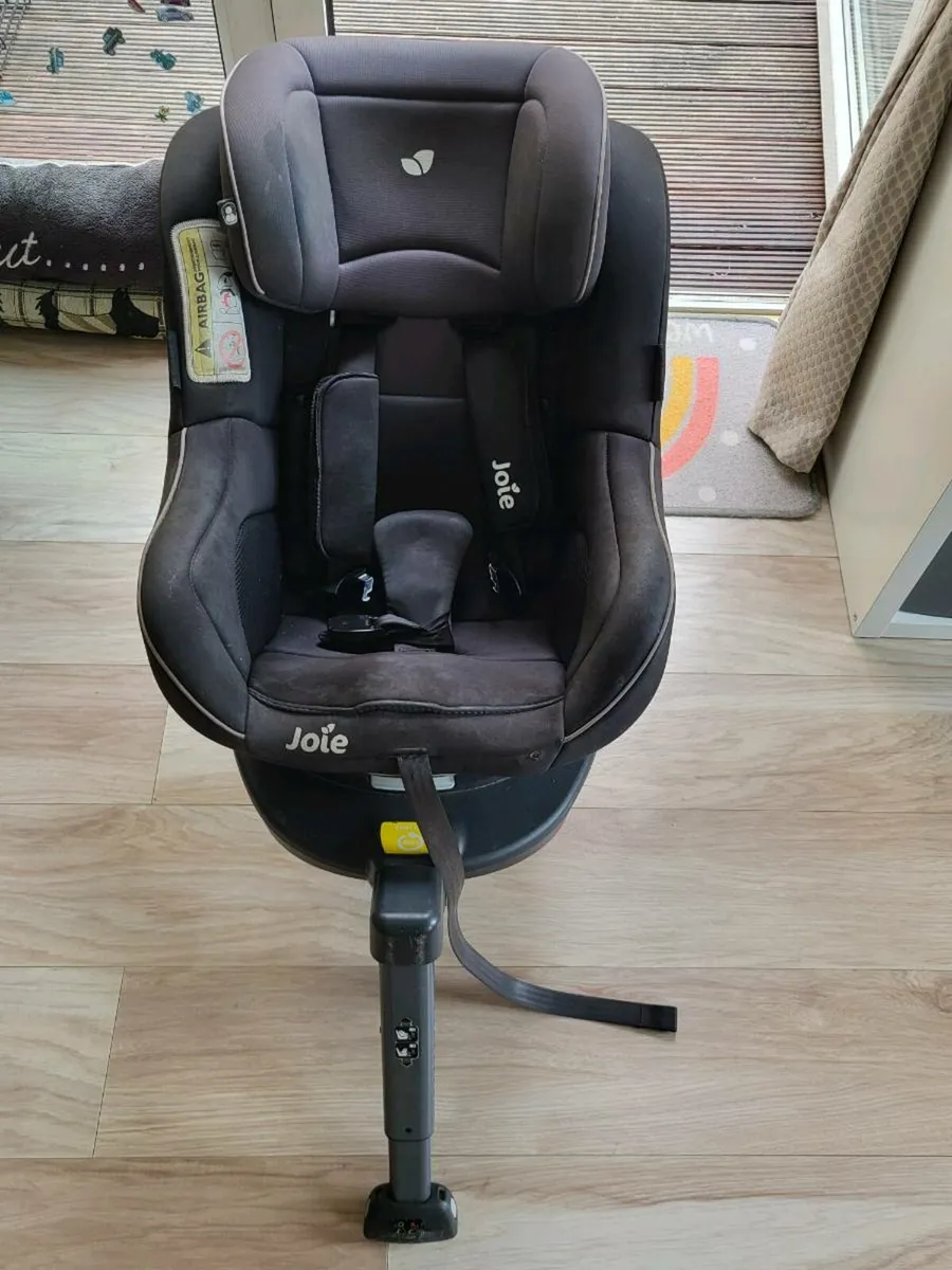 Joie 360 car seat with Isofix base - Image 1