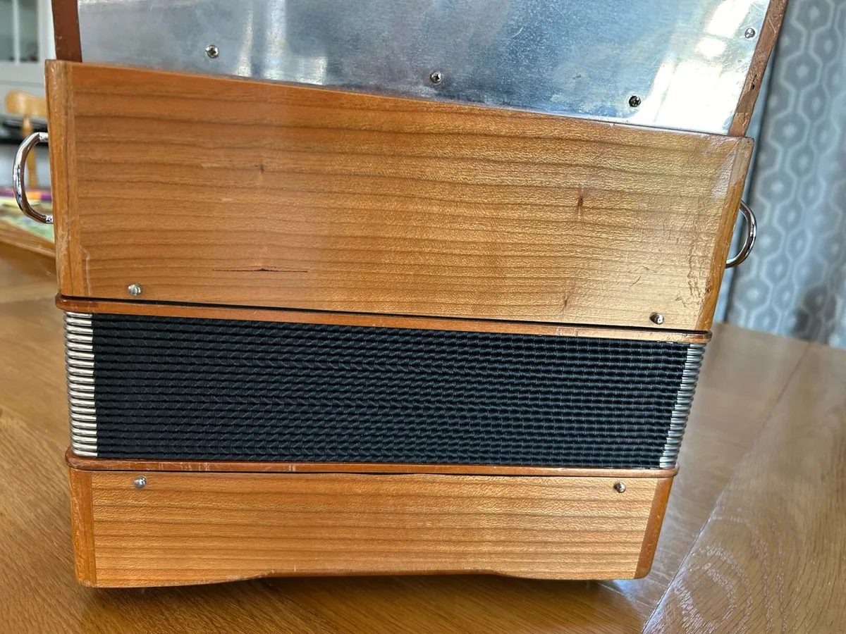 Cáirdín Button Accordion - Image 3