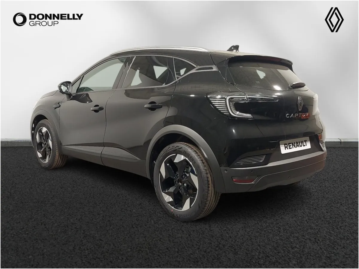 Renault Captur Hatchback Techno - Image 2