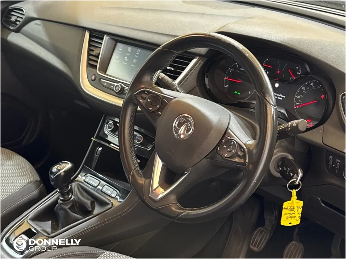 Vauxhall Grandland X Hatchback SE - Image 4