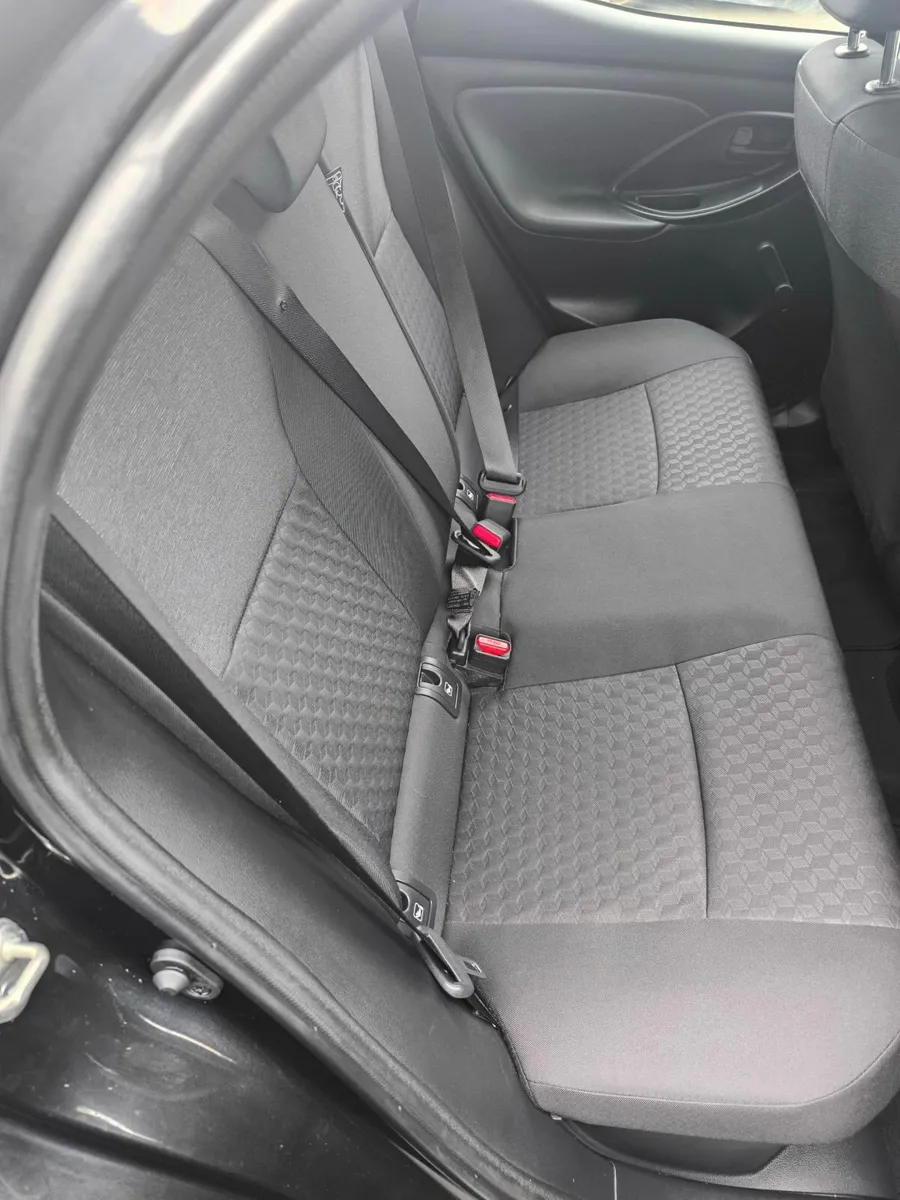 Toyota Yaris 2022 - Image 3