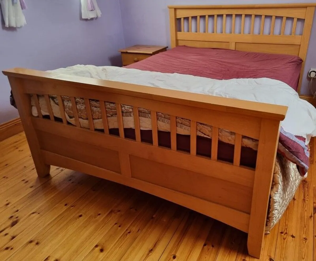 Bed - Image 2