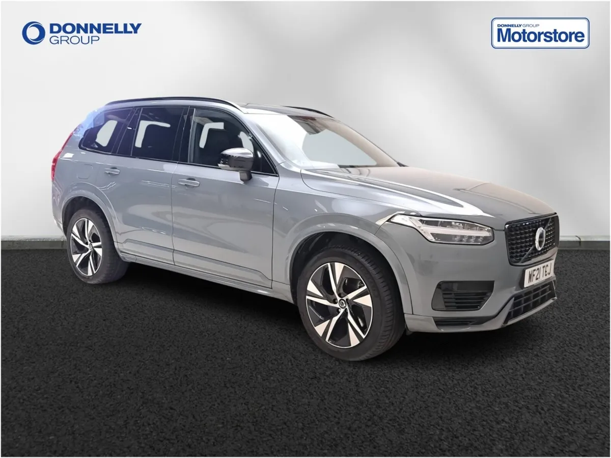 Volvo XC90 Estate R DESIGN - Image 1