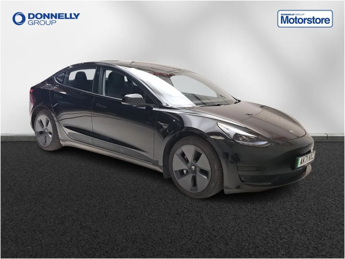 Tesla Model 3 Saloon Standard Plus - Image 1