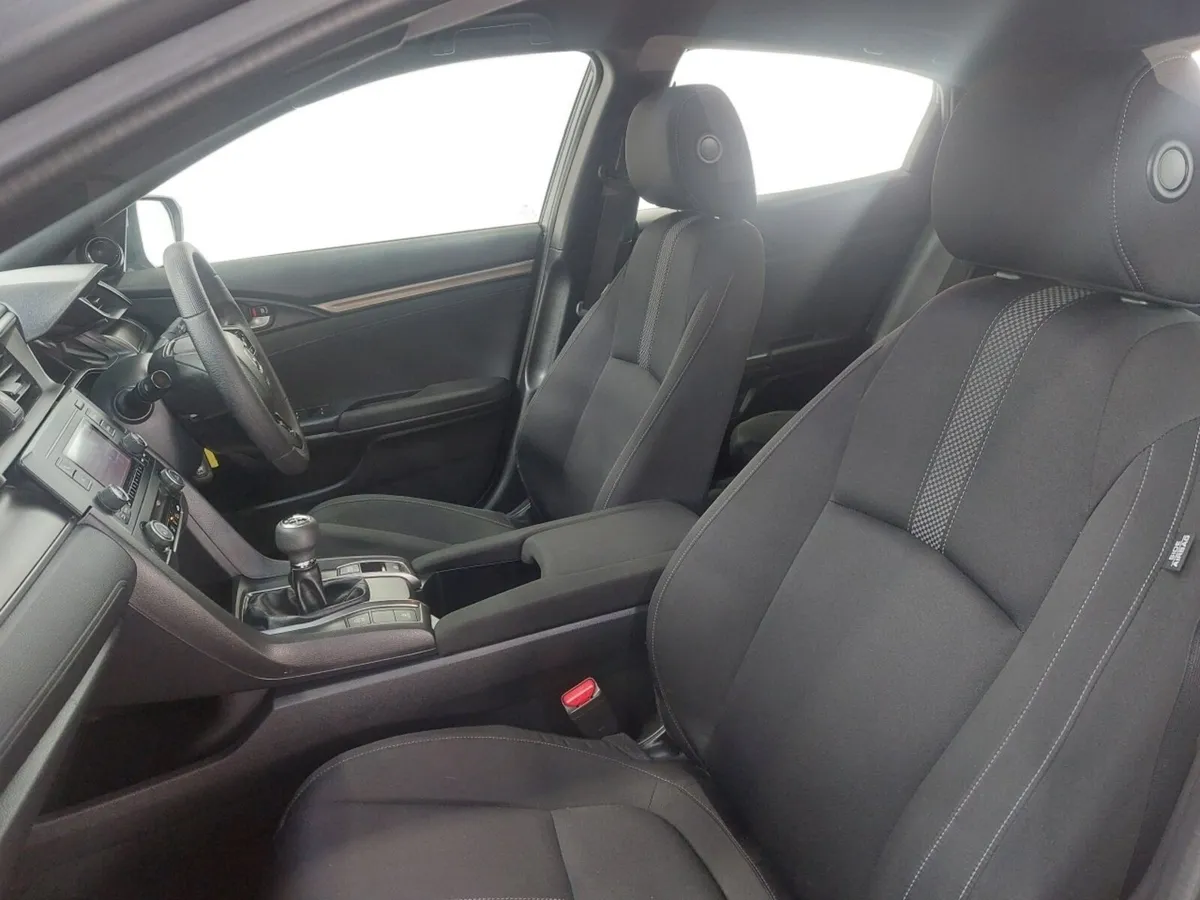 Honda Civic Hatchback SE - Image 2