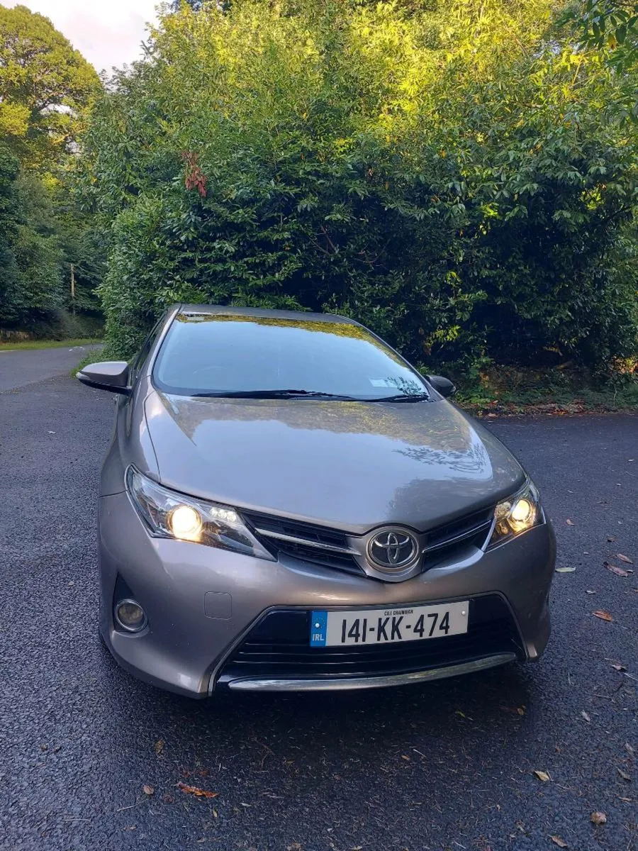 141 Bronze Toyota Auris 1.4 Diesel - Image 2