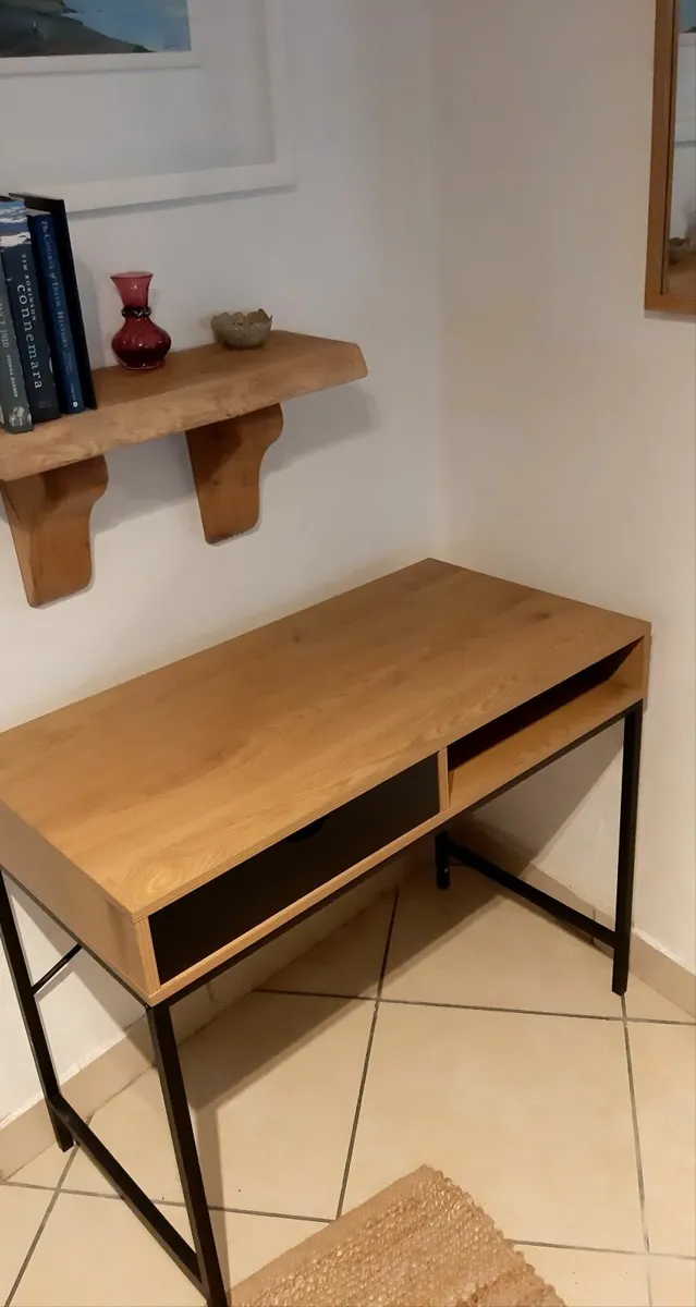 Office desk - Image 1