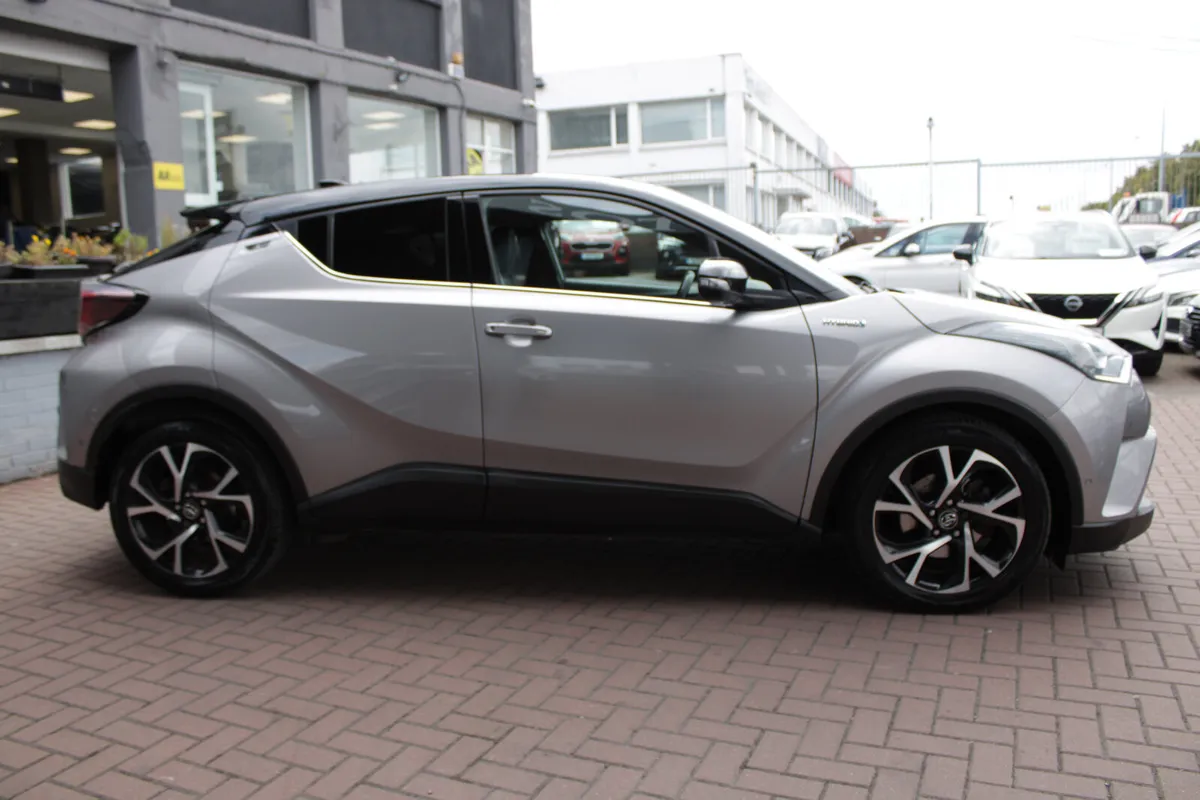 Toyota C-HR 2017 - Image 3