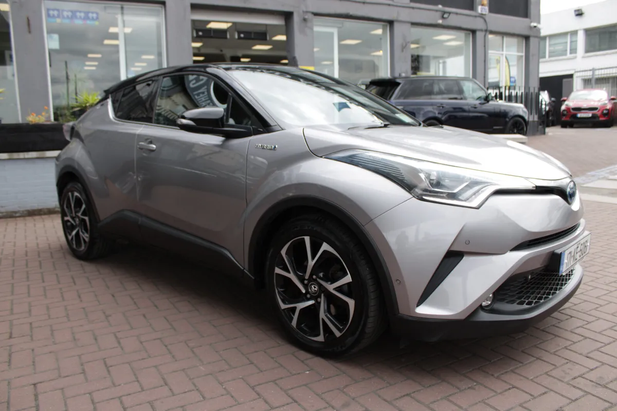 Toyota C-HR 2017 - Image 2
